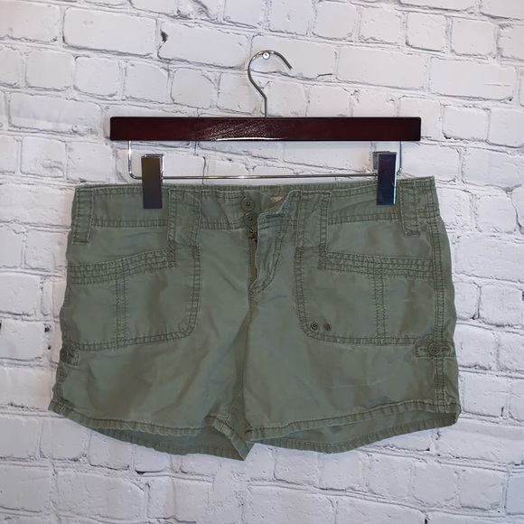 Hollister Pants - Hollister Jr Pacific Merchants Green Shorts size 3